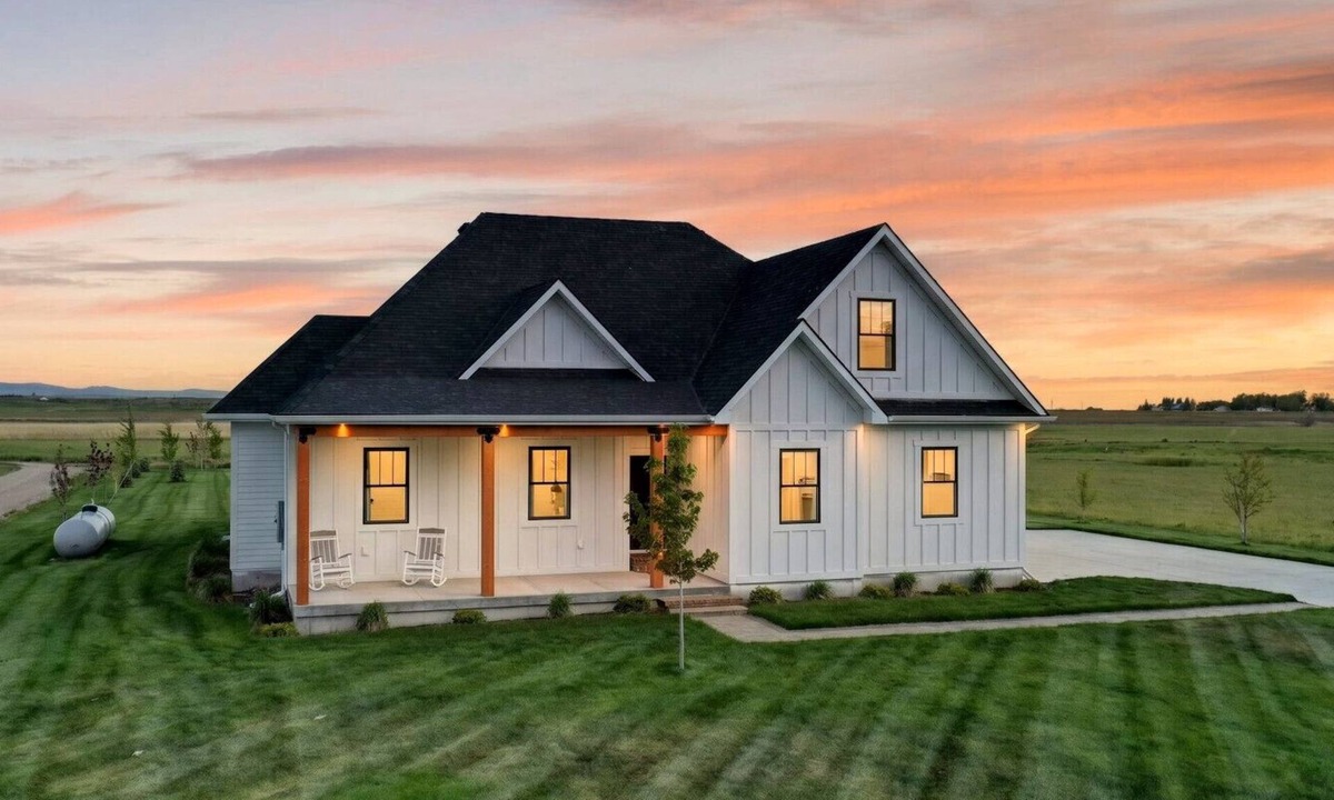 Ashton House | Teton Valley Getaway | Hot Tub, Sauna, BBQ, Fire Pit, & Pet Friendly!