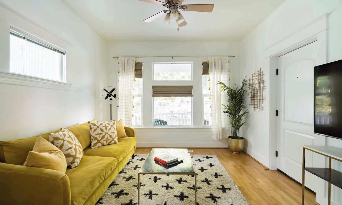 Mississippi District Apartment | The Art Deco Lounge | Mississippi Ave | Parking