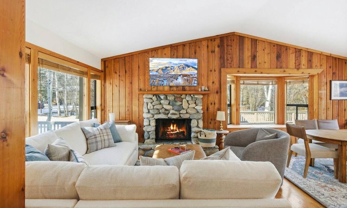 Twin Creeks House | The Aspen Hideaway | Elkhorn Pool, Hot Tub + Pickleball