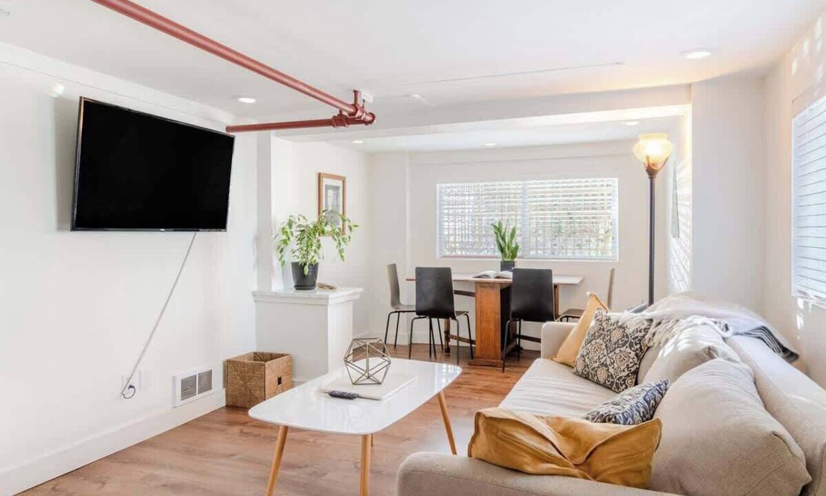 West Woodland Apartment | The Ballard Bungalow: Cozy Private Urban Oasis