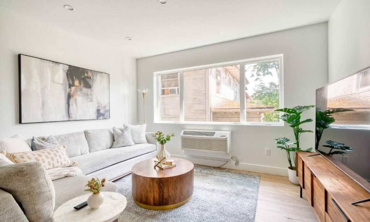 Humboldt Hotel | The Basalt by Stay Portland - Humboldt