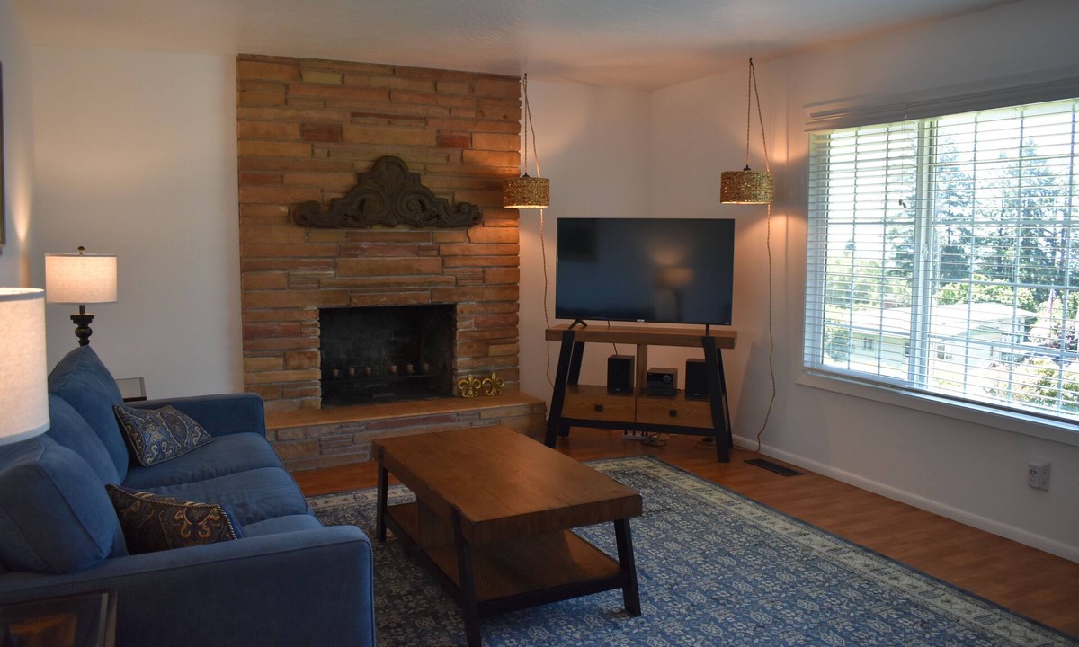 Harbor House | The Blue Raven Simple Comfortable Indulgent Home Close to Everything
