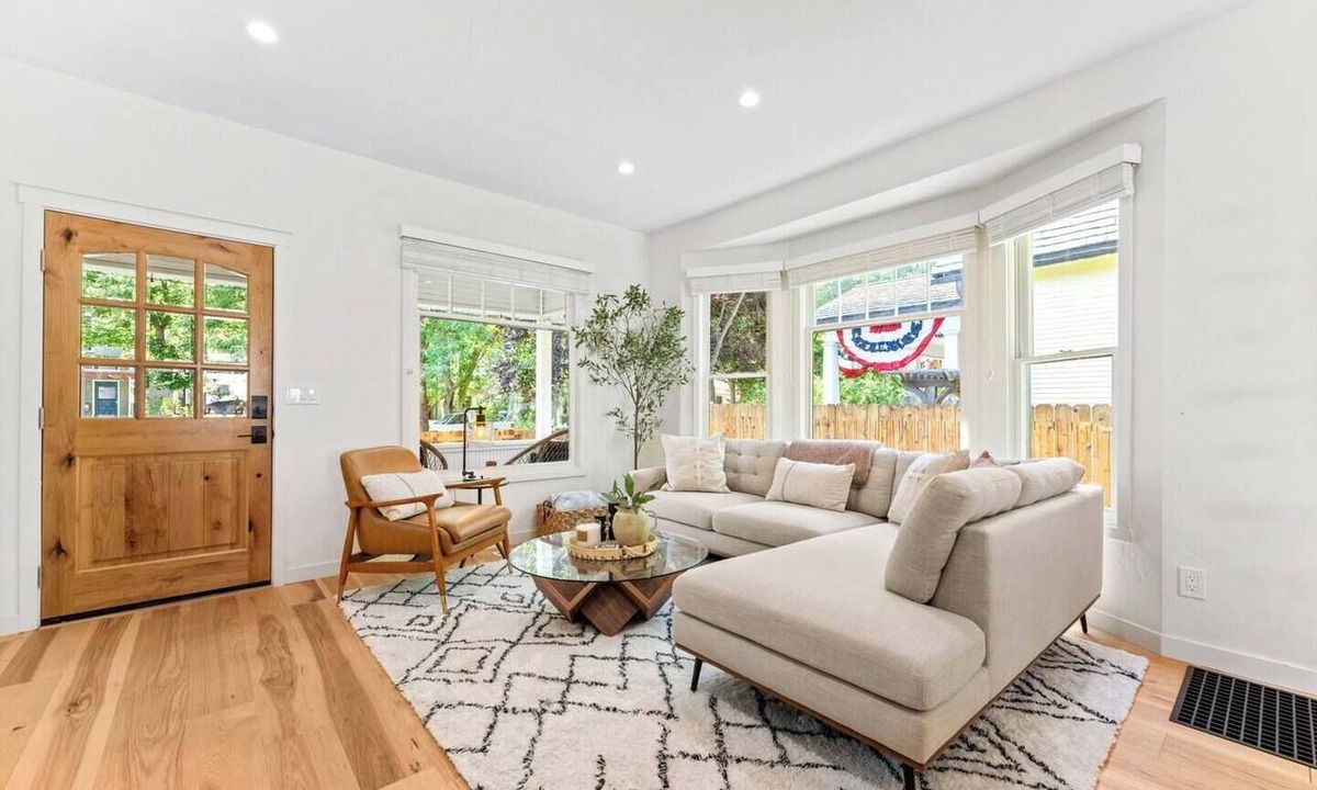 North End House | * The Bungalow at Hyde Park *
