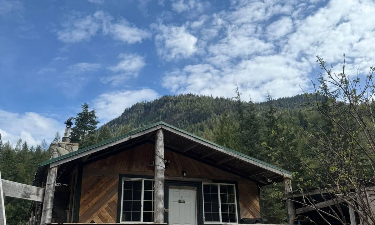 Clark Fork Cabin | The Casita @ Casler Farm