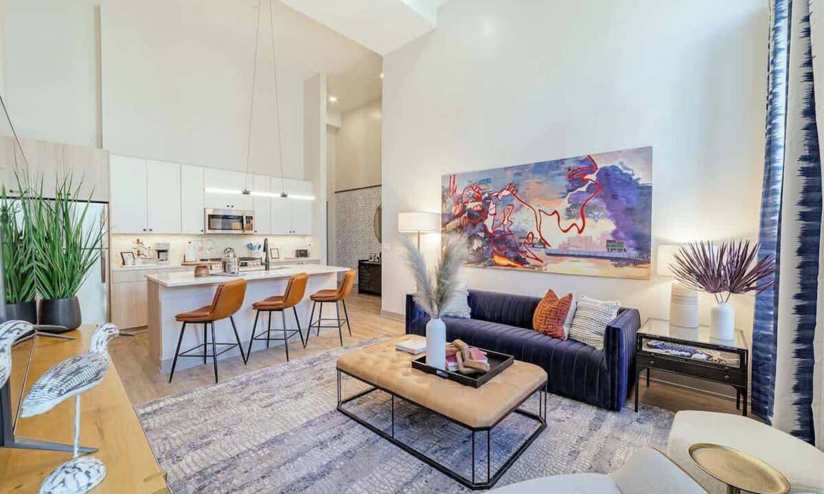 Wicker Park Apartment | The Cornerstone - Designer 4BR Flat in Bucktown/WP