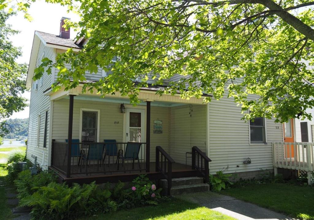 Frankfort Apartment | The Cute & Cozy - Lower Apt - Great Location!