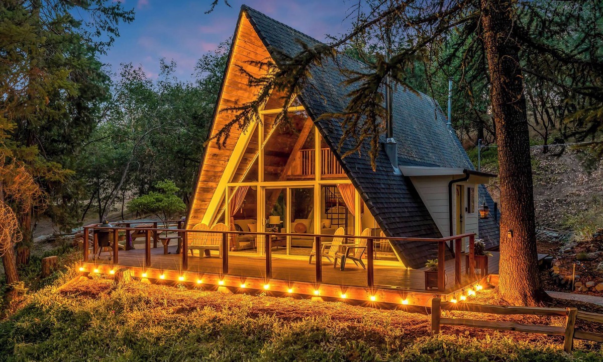 Grants Pass House | The Epic A - Hot Tub and Views on an Acre