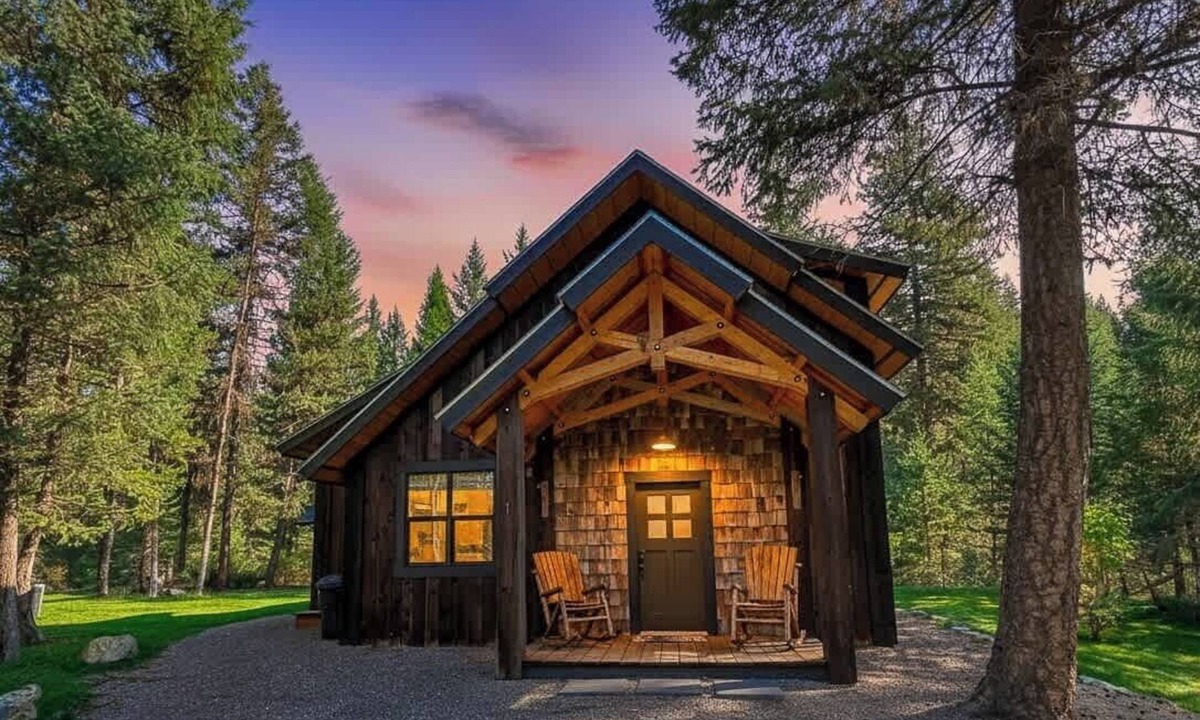 Whitefish House | The Glacier by Bison Ridge Retreat