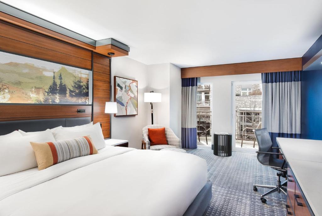Moss Bay Hotel | The Heathman Hotel Kirkland