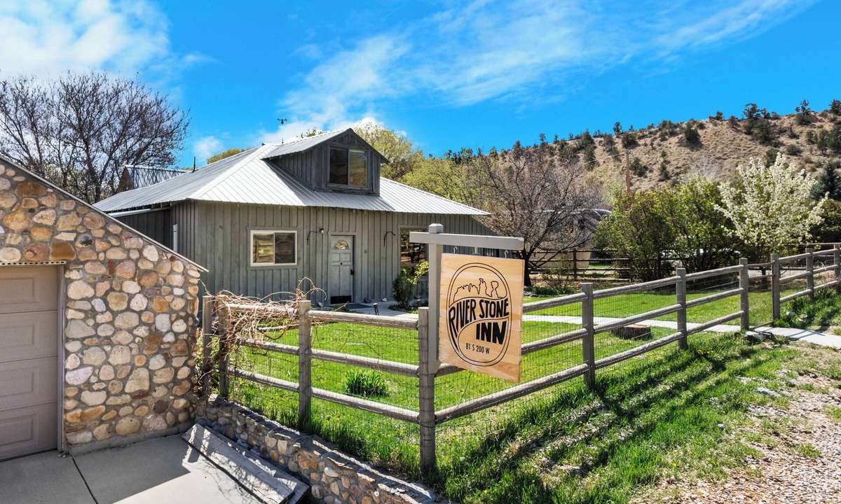Tropic Apartment | The Heritage Room at River Stone Inn Bryce