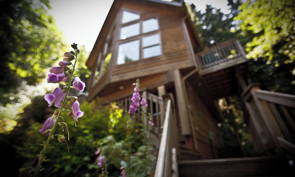 Welches Ski Chalet | The Huckleberry Chalet, a private Mt. Hood retreat within a forested wonderland