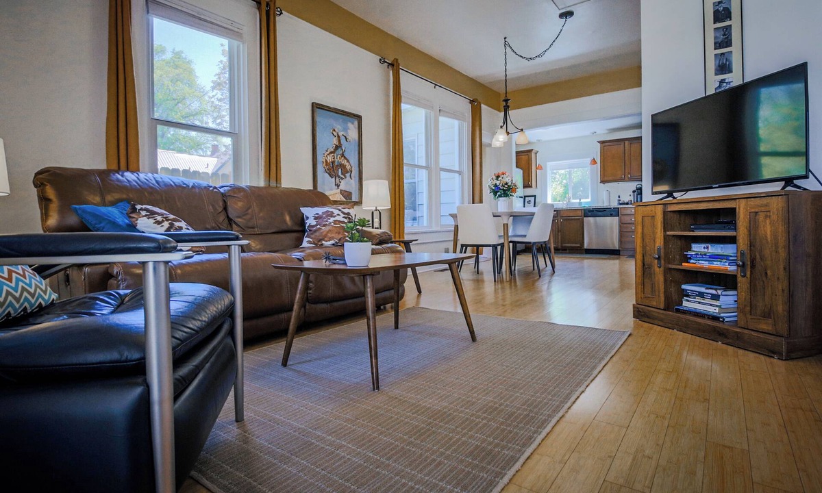 North End House | The Hyde House: One Block To Boise's Hyde Park-Enjoy Eateries, Coffee, Ice Cream