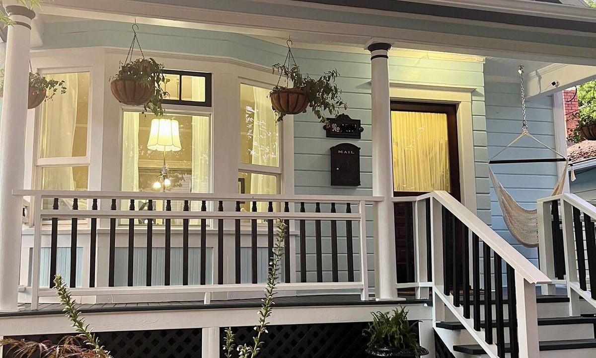 Eliot House | The Lanthorn House: Family Oasis in Central Portland