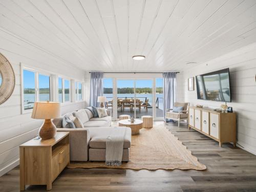 Diamond Lake House | The Little Hampton's