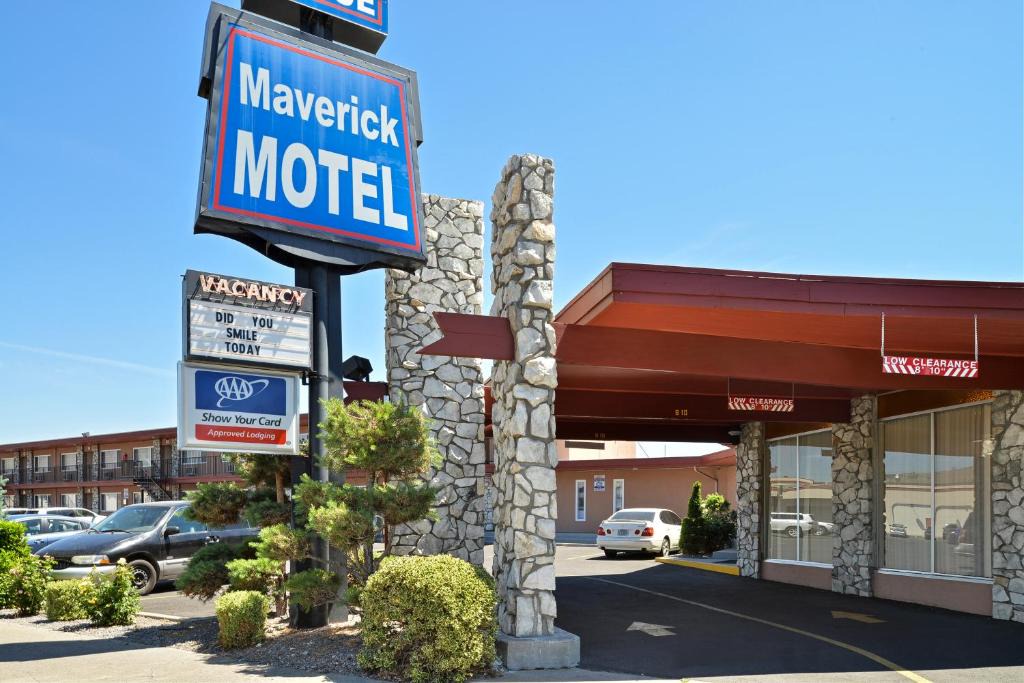 Downtown Klamath Falls Hotel | The Maverick Motel, Main Street USA Collection by PNW Hospitality