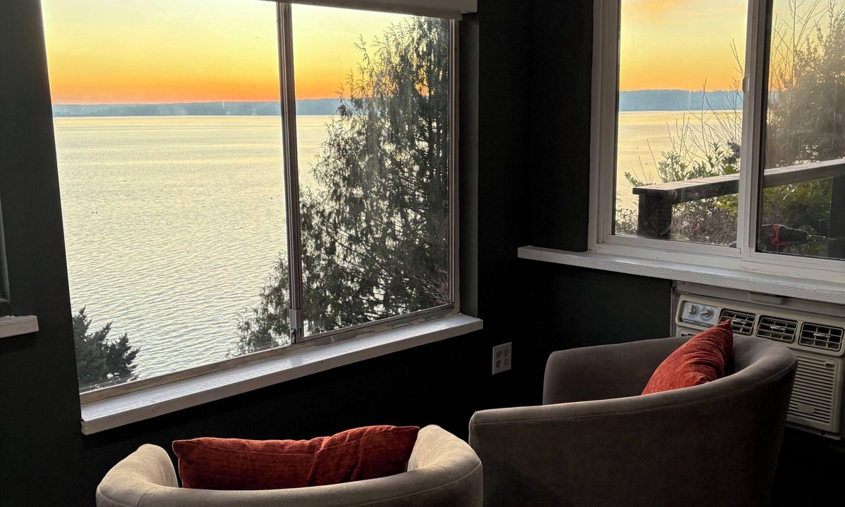 Three Tree Point Cottage | The Nest - cottage with panoramic views and private deck seating