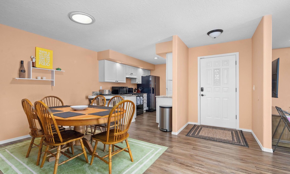 Keizer House | The Perfect Pair - Full Duplex for Your Group