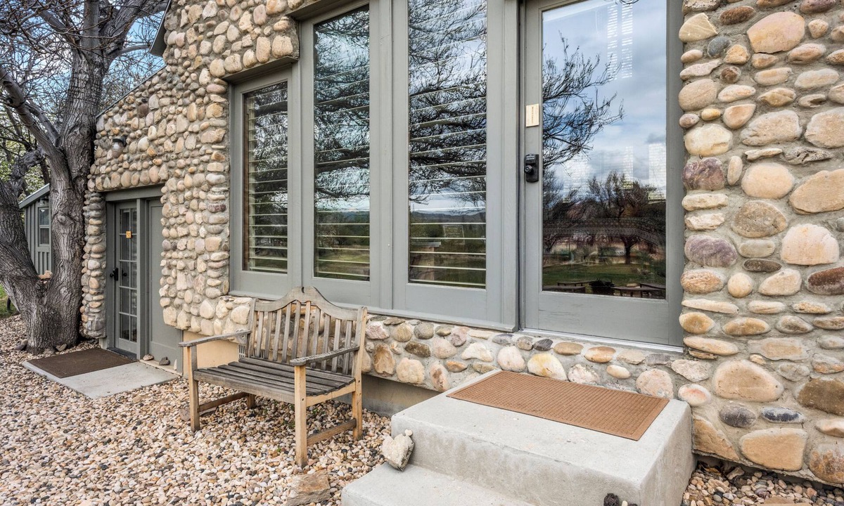 Tropic Apartment | The Studio Room at River Stone Inn at Bryce