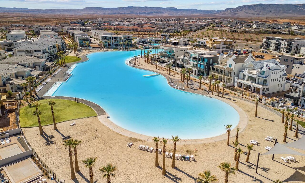 St. George Condo | The Suite Spot #101: Desert Color Lagoon + Beaches
