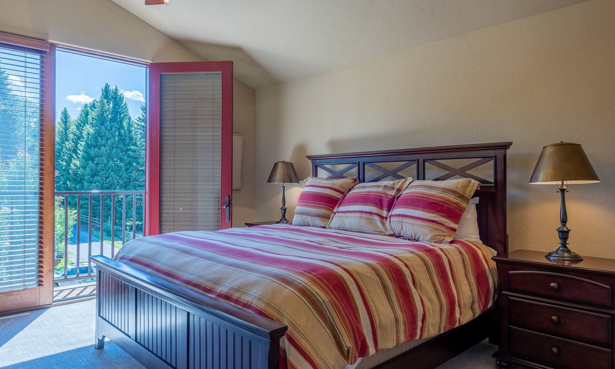 Ketchum Condo | The Timbers 4O-1 Bedroom - Upscale Condo Close to Downtown + Garage