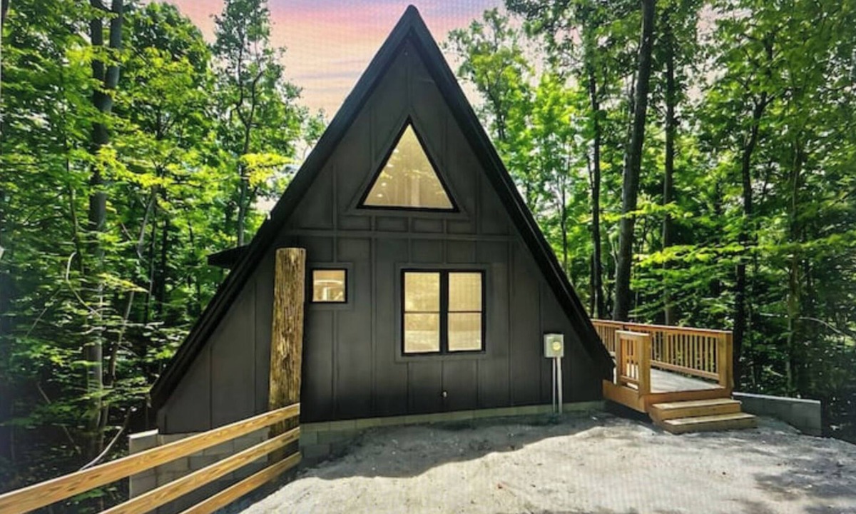Rogers Cabin | The Turtle Red River Gorge Pet Friendly Modern A-Frame