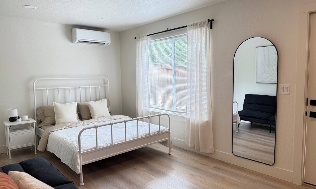 Vancouver Apartment | The Willow Stay