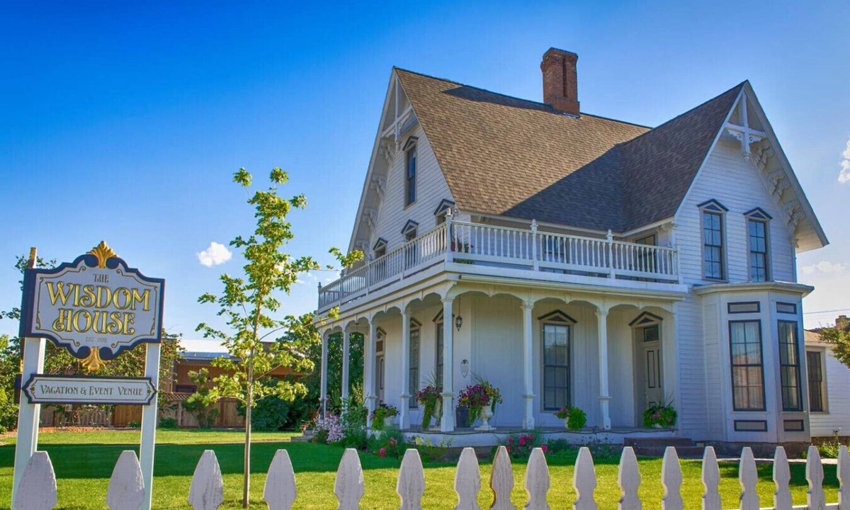 Baker City House | The Wisdom House est. 1878