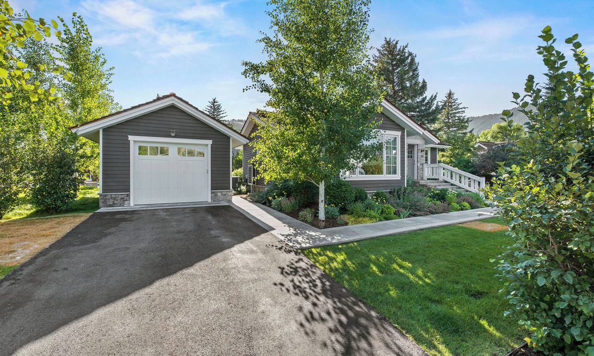 Jackson Villa | Three Bedroom Home in the Gill Addition