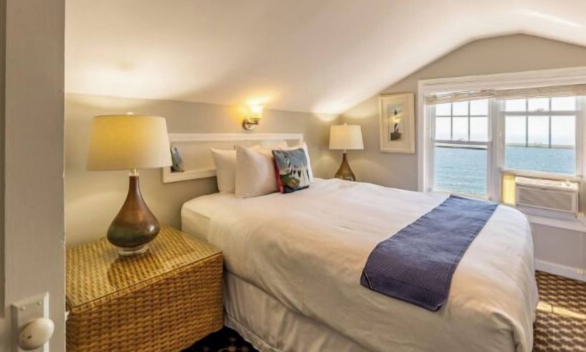 Whitehall Resort | Three bedroom unit is great for large families or friends