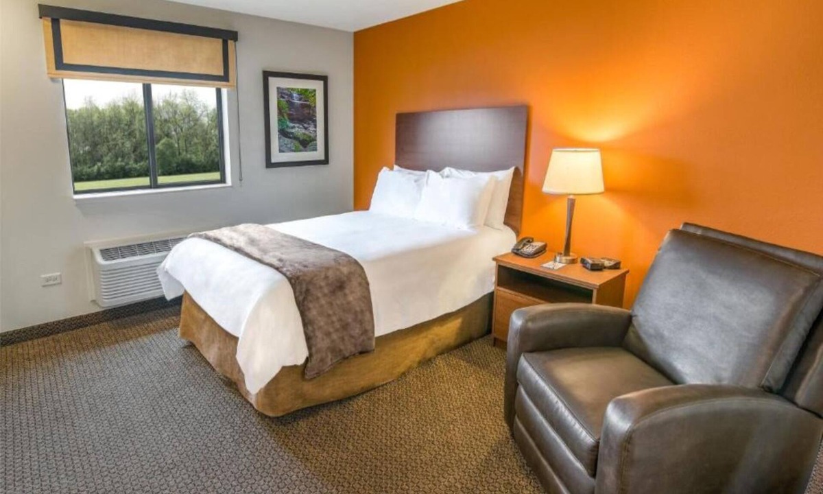Jamestown Hotel | Three Comfortable Room w/Cooking Facilities Near Little Britches Fishing Pond