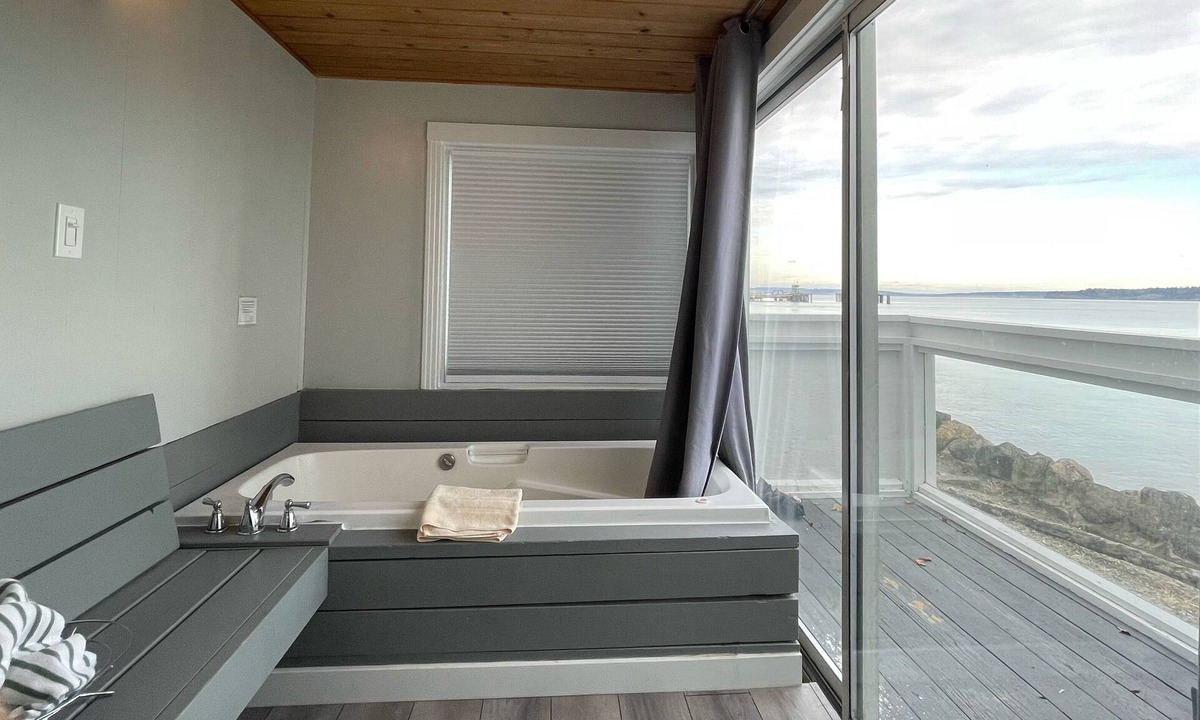 Port Townsend Hotel | Tides Inn & Suites