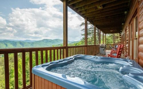 Sevierville Villa | Tils Den