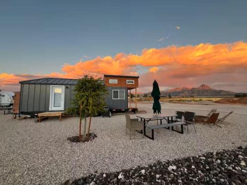 Apple Valley House | Tiny Home Lodge near Zion and Bryce National Parks Hot Tub