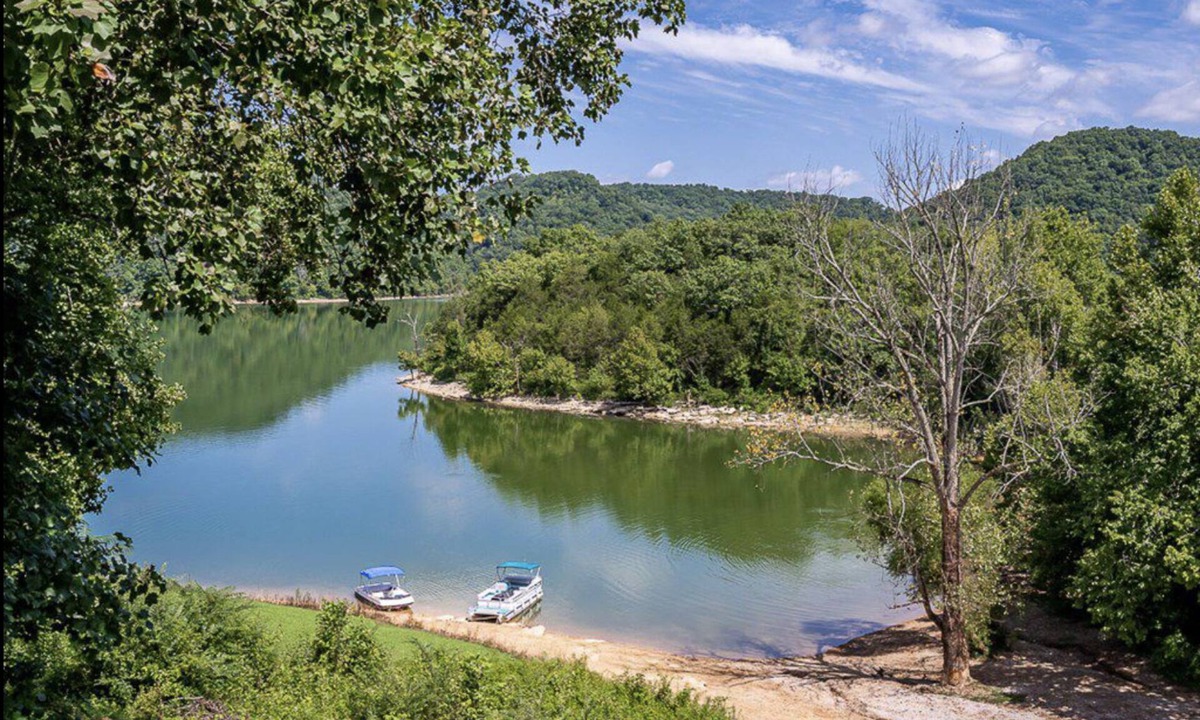 Baxter Cabin | Tiny House on Center Hill Lake