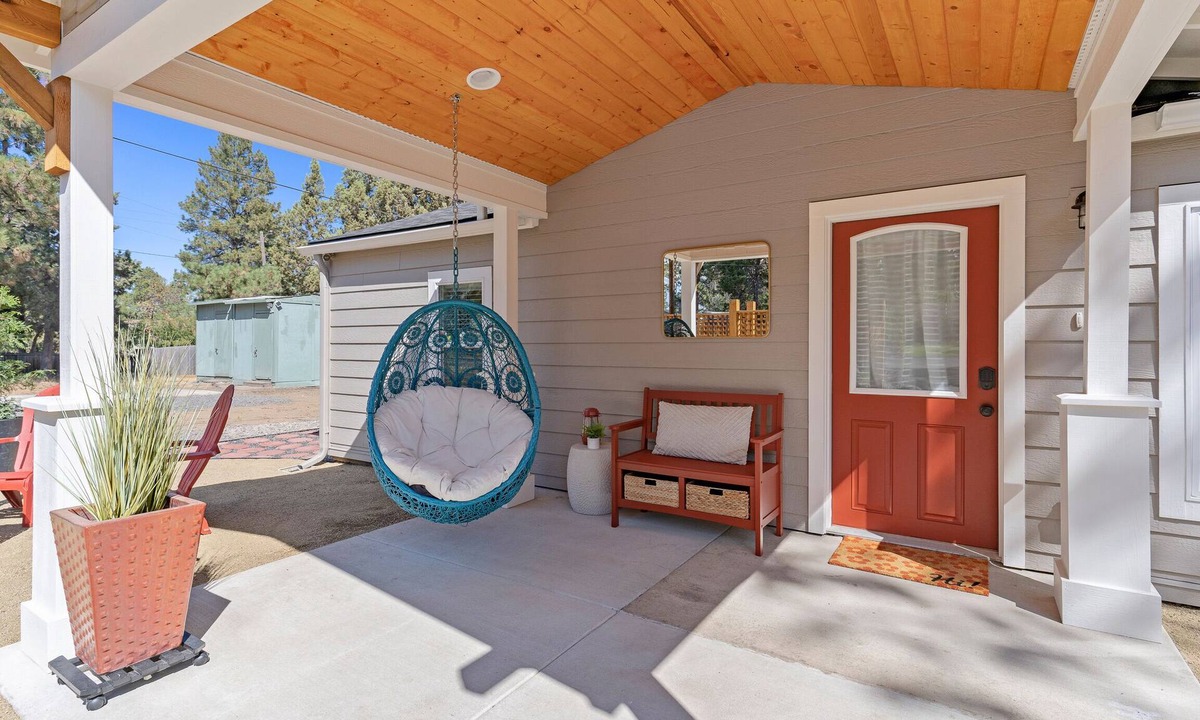 Larkspur House | Top 5% - Finnish Sauna - Near Old Mill - No Pets - Fully Remodeled - Quiet