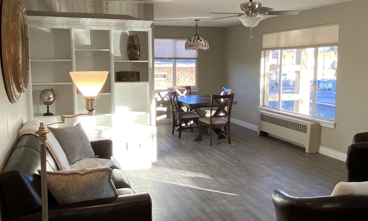 Gooding Apartment | Toponis Place Full Kitchen 2 Bedroom 1 Bath Downtown Apartment