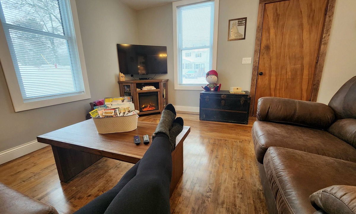 Hubbell House | Trailside by Backwoods Ventures, Trailside Getaway near beaches, waterfalls, hiking