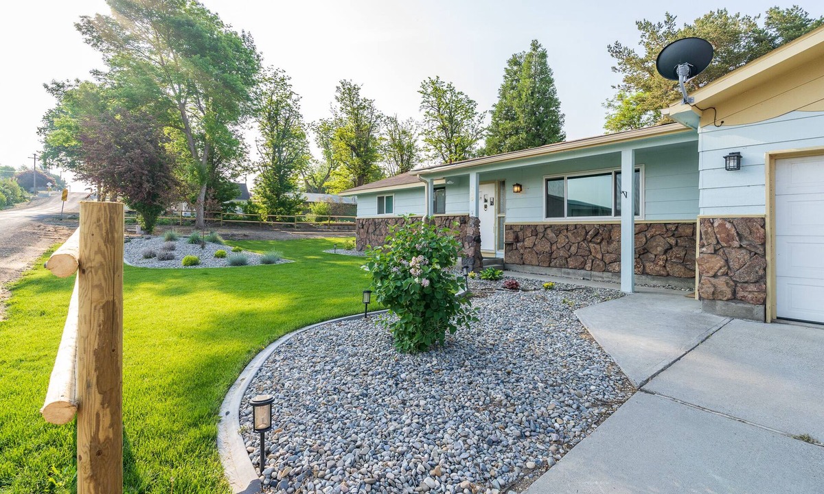 Hagerman House | Tranquil Hagerman Haven