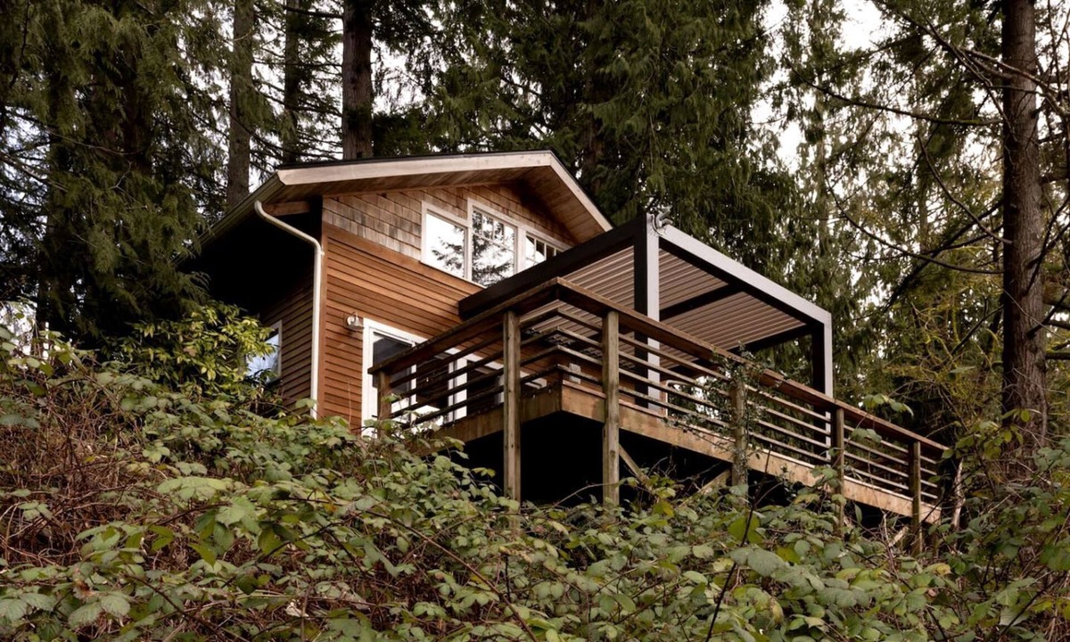 Sedro-Woolley House | Tranquil Waterfront Cabin on Cain Lake for a Cozy Glamping Getaway in Sedro-Woolley, WA