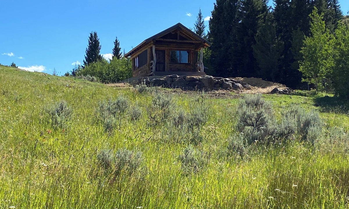 Virginia City Cabin | Trapper's Cabin on Firetower ranch