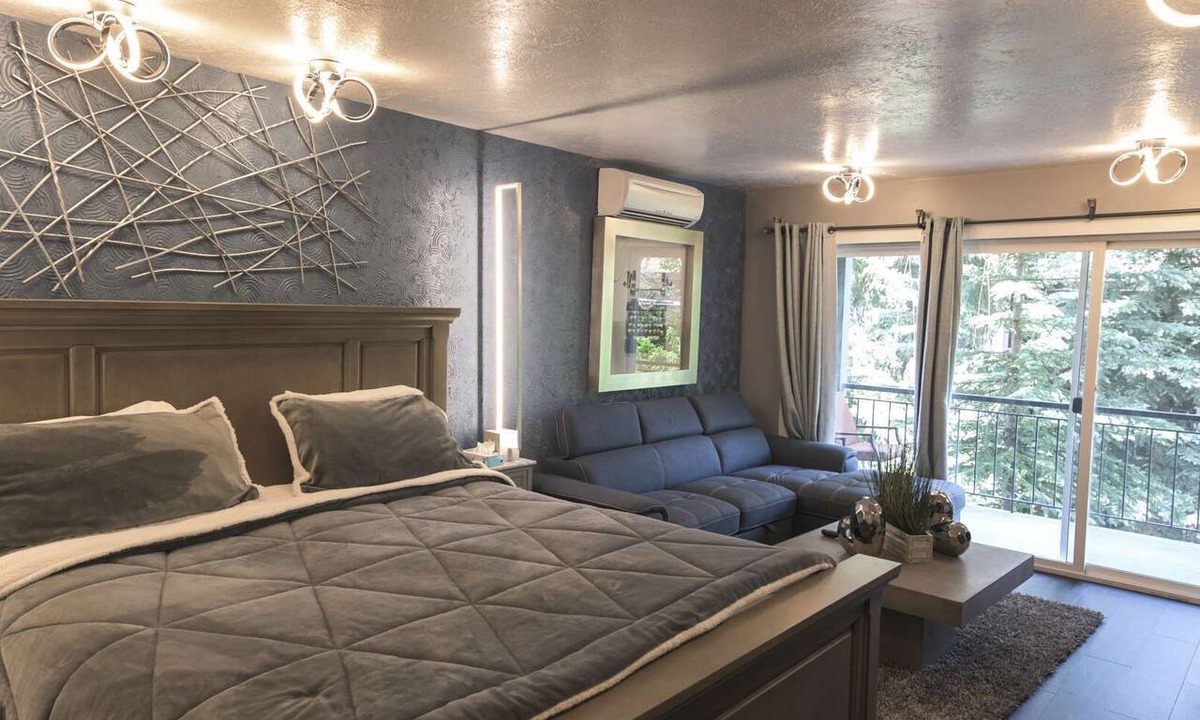 Downtown Park City Hotel | Treasure Mountain Inn - Junior Suite #40 - Cleaning fees included!