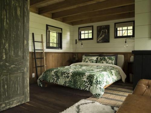 Flintstone House | Treetop Hideaways: The Elements Treehouse