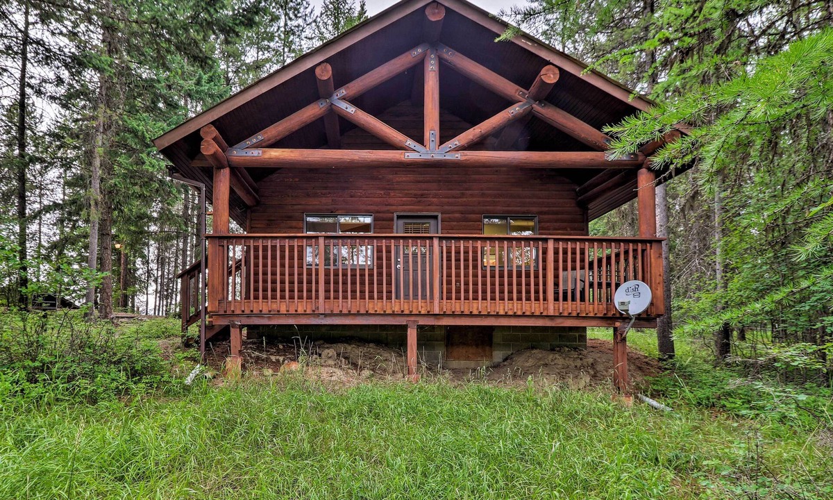Trego Cabin | Trego Cabin w/Mountain Views & Lake Access!
