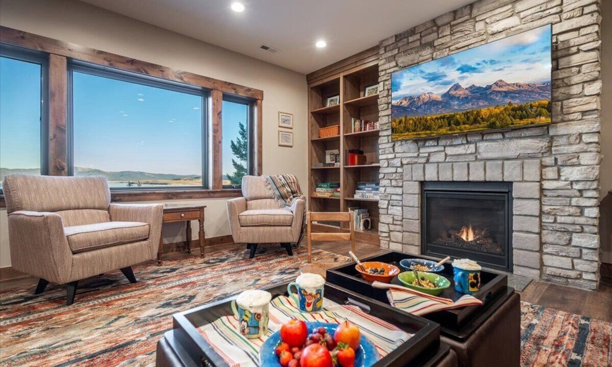 Island Park House | Trumpeter Swan Terrace-3 BR/2BA-BBQ-Firepit-Lakeview-20m 2 YNP-Great Views-Secluded-Bunk Beds