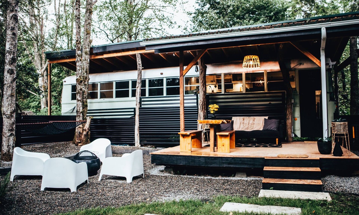 Summit House | Tucked Away Skoolie Experience #gloriatheskoolie