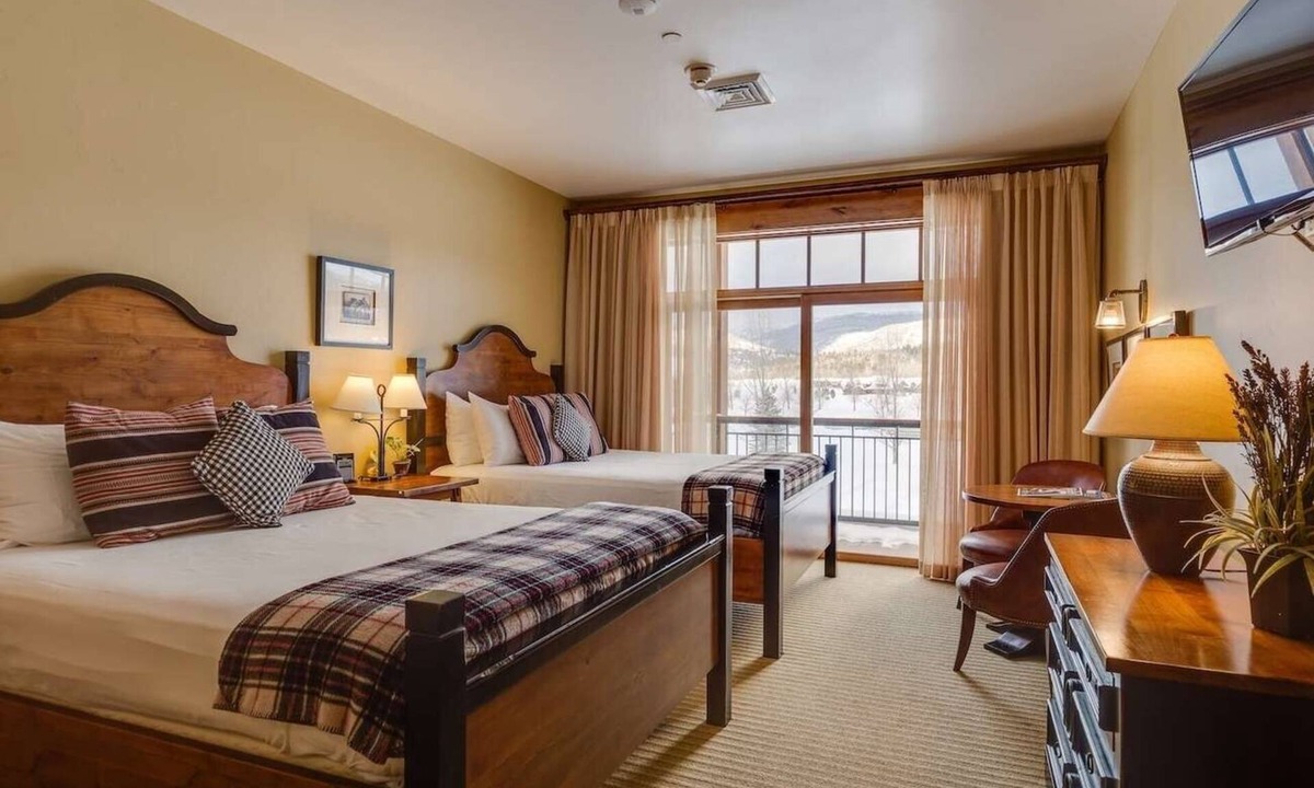 Victor Hotel | Two Bedroom Luxury Suite | Bronze Buffalo Ranch