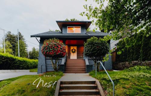 Seattle House | Two Homes Under One Roof Sleeps 14 4 Parking