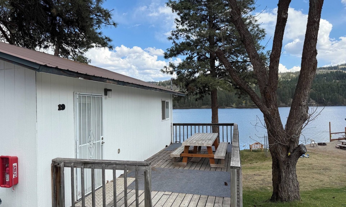 Republic Cabin | Two-Story Lakefront Cabin - 3 Bedrooms - Sleeps 6+ at Tiffanys Resort