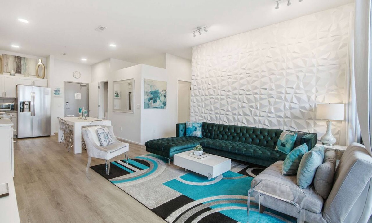 Edgehill Condo | Ultramodern Condo in Luxury Complex with WiFi, Patio, Seasonal Pool, & WD