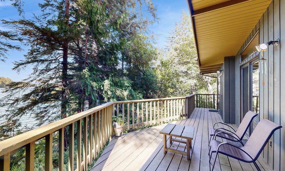 Dunes City Cabin | Unique lakefront cabin near the dunes with a private dock & fireplace
